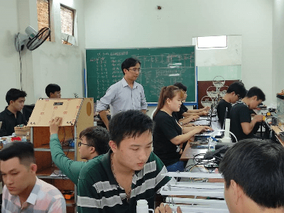 Đoàn trường hỗ trợ sinh viên nghiên cứu khoa học
