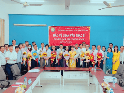 Bảo vệ thành công luận văn Thạc sĩ ngành Quản trị Kinh doanh