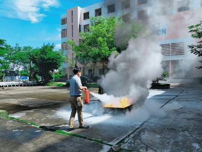 Trường DLA: Huấn luyện nghiệp vụ phòng cháy, chữa cháy và cứu nạn, cứu hộ