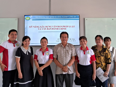 Khoa KHXH-NNQT tổ chức giảng thử cho giảng viên