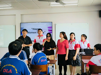 Sinh hoạt CLB tiếng Anh hàng tuần