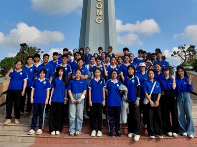 Tuổi trẻ Trường Đại học Kinh tế Công nghiệp Long An triển khai dọn dẹp nghĩa trang liệt sĩ Tỉnh
